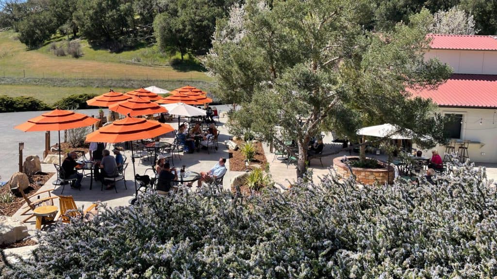 lone madrone tasting room outside