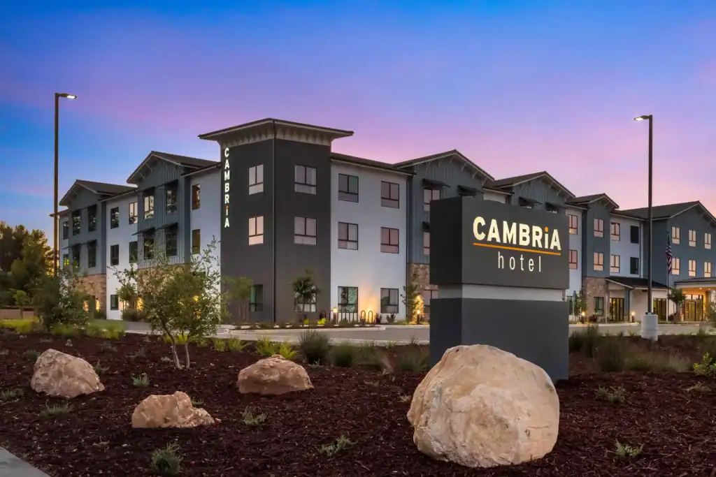 Cambria Hotel Templeton - Paso Robles - Exterior Night Monument Sign