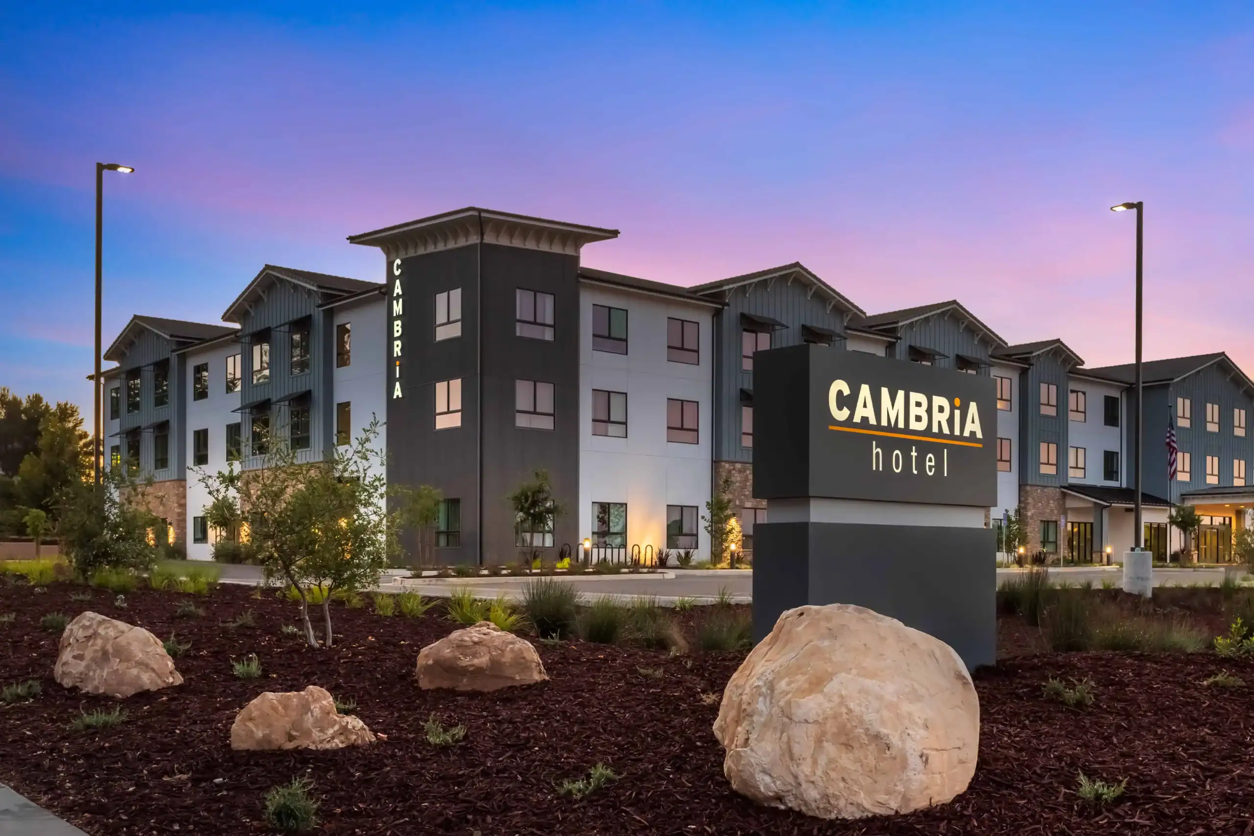 Cambria Hotel Templeton - Paso Robles - Exterior Night Monument Sign