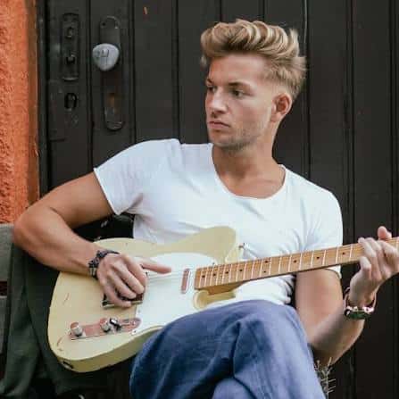 Louis Thomass: FREE LIVE MUSIC HAPPY HOUR FRIDAYS
